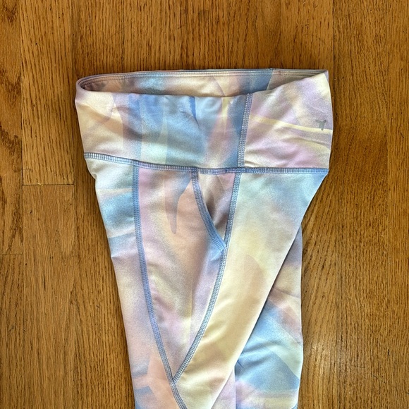 Old Navy Power Soft Leggings - Size M (8) - Picture 6 of 7